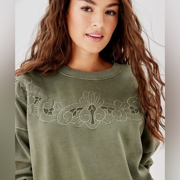 American Eagle Embroidered Crew - Size S - Picture 1 of 6